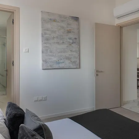 Phaedrus Living Opalia Residences Jade Apartment *