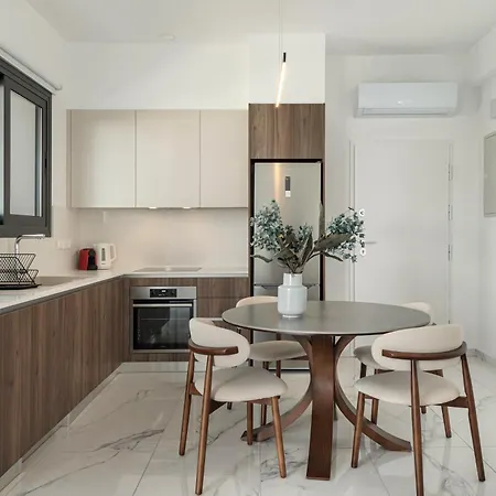 Phaedrus Living Opalia Residences Jade Apartment *